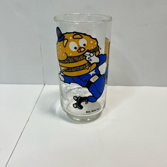 Vintage Other - Vintage 1977 McDonalds Big Mac Speed Limit 2 MPH Action Series Glass 5.5” 16oz